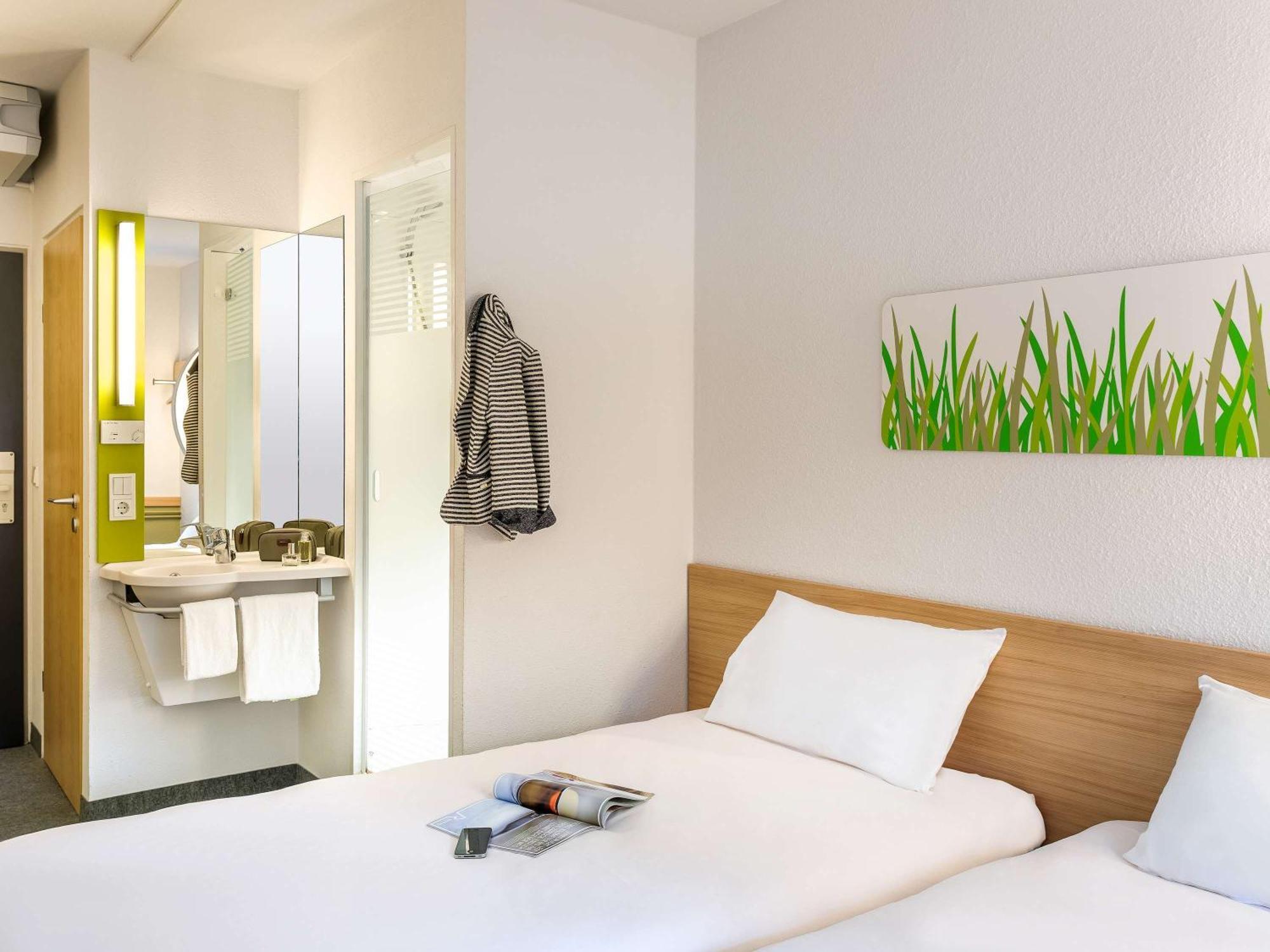 Ibis Budget Roanne Hotel Exterior photo